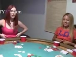 Młody dziewczyny dorosły film na poker noc