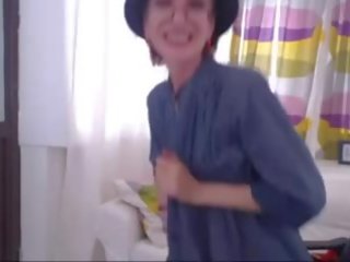 Magrinha vovó em webcam vid dela cona