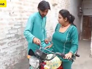 Desi bike đi chơi người phụ nữ với một rất smashing ass, x xếp hạng kẹp 83